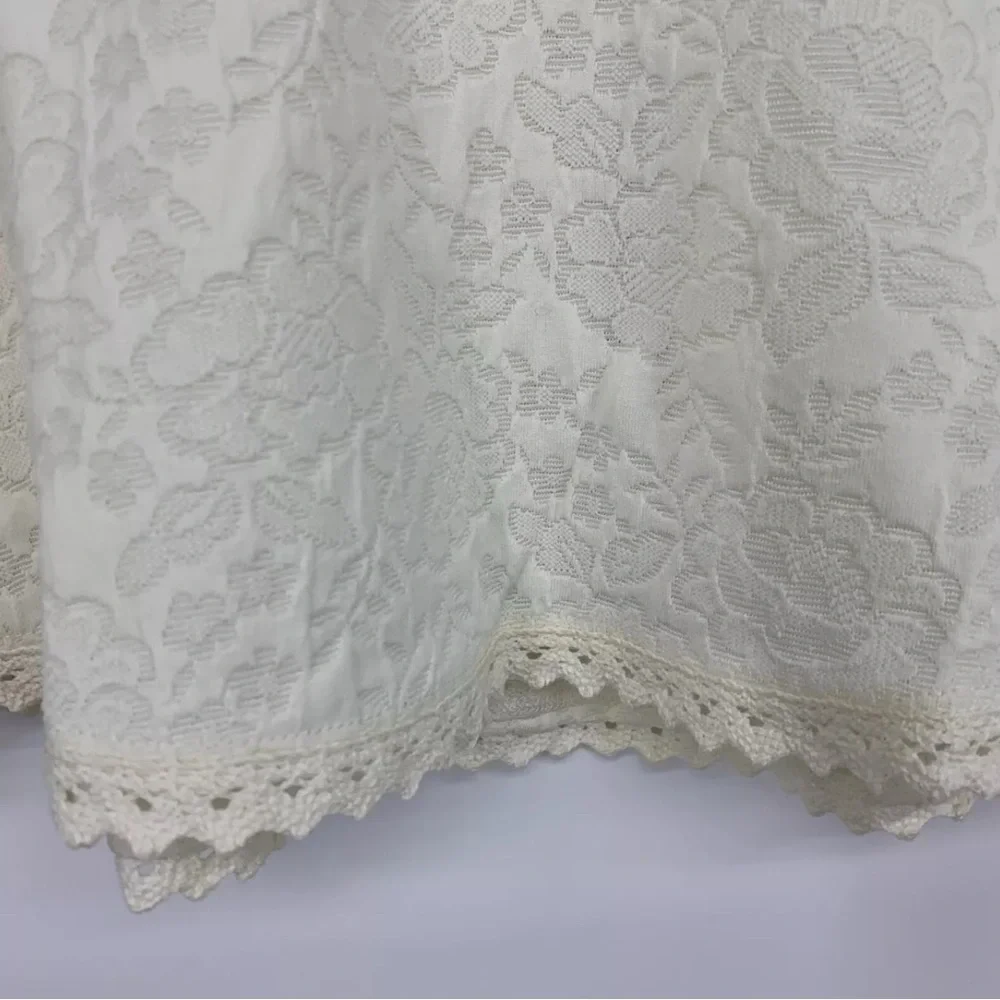 L. A HEARTS Ivory Floral Crop Scoop Neck Lace Sleeveless - Picture 4 of 4